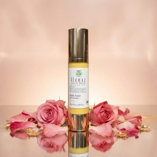קרם פנים Rose Aura של Alamaz עם שמן ורדים טבעית.