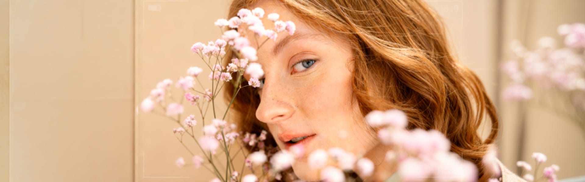 תמונת אתר עם בחורה